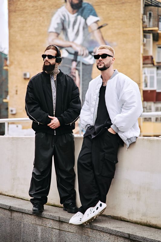 Український гурт KOVALEVSKiY & RAPHAiL заспівали про нещасливе кохання ...